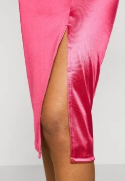 Wal G Saira Midi - Etui-Jurk - Fuchsia -Wal G 7f192874f8484d1db6b463da9133fadc scaled