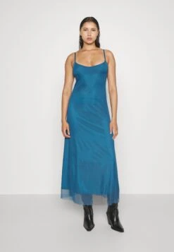 Wal G Sandy - Maxi-Jurk - Dark Teal Blue -Wal G 83341e8d1431481cbc27b1b97cb8b9da scaled