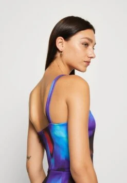 Wal G Vlera Strap Print Midi - Jerseyjurk - Mehrfarbig -Wal G 866c697271e84f6894a8f581fbdb15fb scaled