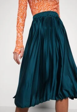 Wal G Penny Pleat Skirt - Plooirok - Emerald Green -Wal G 8819c204d90e4c999b2e6c72d18bd2e1 scaled