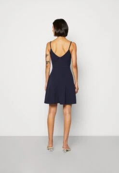 Wal G Jina Skater Dress - Jerseyjurk - Navy Blue 8 Wal G Jina Skater Dress - Jerseyjurk - Navy Blue -Wal G 8babce44aea24804824484e5ae954478 scaled