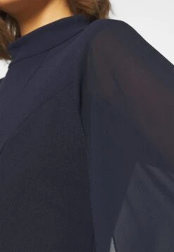 Wal G Cape Sleeve Dress - Cocktailjurk - Navy Blue -Wal G 8c54e48d5e7d4f8d9d98a945baaf3a9a scaled