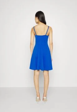 Wal G Vincent Skater Dress - Jerseyjurk - Electric Blue -Wal G 8c76869de29c4e84bca88b728c844681 scaled