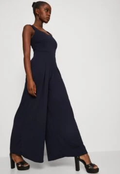 Wal G Rian Wide Leg Pleat - Jumpsuit - Navy Blue -Wal G 8d9257d3dd194a69b12c59b701b66351 scaled