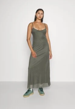 Wal G Sandy - Maxi-Jurk - Khaki Green -Wal G 923379f7750443999b018448d14bccfe scaled