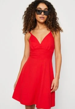 Wal G Jina Skater Dress - Jerseyjurk - Red 9 Wal G Jina Skater Dress - Jerseyjurk - Red -Wal G 9518307f0407463d852d1c0b87c928b1 scaled