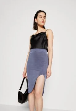 Wal G Party Ty Midi Skirt - Kokerrok - Denim Blue -Wal G 96b6291bad474f90bfa4f7e1c382d2c2 scaled