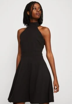 Wal G Annie Halter Skater - Jerseyjurk - Black -Wal G 9b4f1a9983d8488a8b35482bc4eec472 scaled