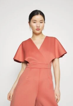 Wedding Petite Betty Wrap Jumpsuit - Jumpsuit - Rosa -Wal G a039e1654713452e899e7e1b3f2d549b scaled