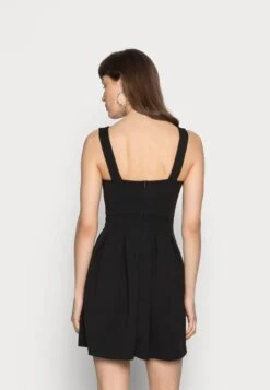 Wal G Pleated Fit And Flare - Cocktailjurk - Black 7 Wal G Pleated Fit And Flare - Cocktailjurk - Black -Wal G a33221193f0041f9a694f0a88234b694 scaled