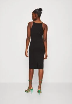 Wal G Harriet Halter Midi Dress - Jerseyjurk - Black -Wal G a38959e50c9d4f7a8c07479f25b2be43 scaled