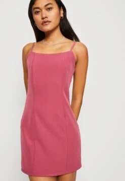 Wal G Boa Strappy Mini - Etui-Jurk - Magenta -Wal G a4913c93e8ad4823acf785468b94e5ad scaled
