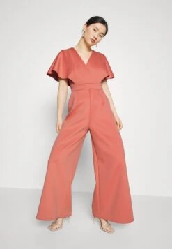 Wedding Petite Betty Wrap Jumpsuit - Jumpsuit - Rosa -Wal G a8b3c6a4007c42f4a7b4402d159e7e9f scaled