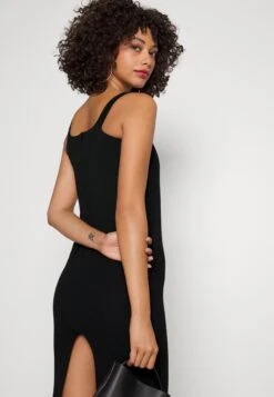 Wal G Estelle Cut Out Skirt - Jerseyjurk - Black -Wal G a8e7decd566f4a3fb5e31656b4d1cc52 scaled