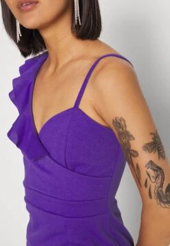 Wal G Cami Ruffle Midi - Jurk - Purple -Wal G aadc5f345afe4cf8bda394aa26641040 scaled