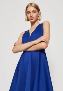 Wal G Muna V Neck Midi - Cocktailjurk - Electric Blue -Wal G ada174094ee84650880d471e67be5fbb scaled