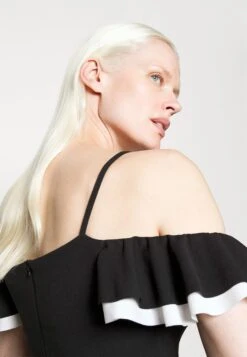 Simah Frill Midi Dress - Jurk - Black/White -Wal G b692e7e2c6d8477ba23fc998992d93fa scaled