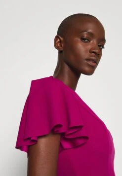 Tatiana Ruffle Sleeve Midi - Cocktailjurk - Raspberry -Wal G b7d3a28454234d0b99470c54b1befea5 scaled