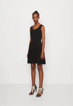 Wal G Valentines Holly Heart Cut Out Skater - Cocktailjurk - Black