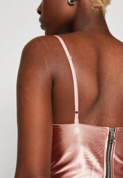 Wal G Christian Corset Crop - Top - Dusty Pink -Wal G bbf34843f56a4de684a200e5c71fb16e scaled