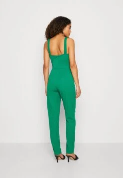 Wal G Erin - Jumpsuit - Leaf Green -Wal G bd93f27eb0ad43488dbe5f6b971c6f37 scaled