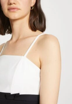 Wal G Janya Contrast - Jumpsuit - Black/White -Wal G c048baa4917c48dc8adab10ec2e7f9f7 scaled