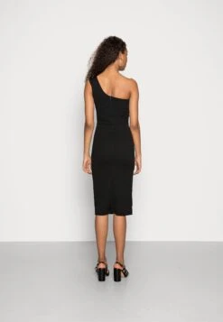 Wal G Gigi One Shoulder Midi Dress - Cocktailjurk - Black -Wal G c5e553b010374ec8a247a71ec0bc99b2 scaled