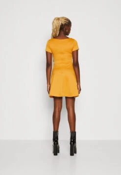 Wal G Wrap Dress - Jerseyjurk - Mango 8 Wal G Wrap Dress - Jerseyjurk - Mango -Wal G c8b7a72b592d4da0bdea84ebacd938bc scaled