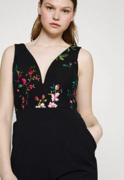 Wal G Print Contrast Plunge- Jumpsuit - Black Floral -Wal G c93c98c3cc7f4b9eb26c2ad629a7df42 scaled