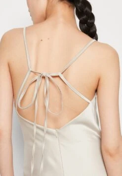 Wal G Wedding Juliette Gown - Galajurk - Champagne 11 Wal G Wedding Juliette Gown - Galajurk - Champagne -Wal G cc5ce62f8c82407f86b47045000f214a scaled