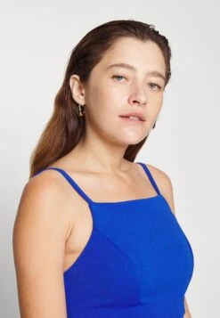 Tan Strap Skater - Cocktailjurk - Electric Blue -Wal G ce9cef08c63c4f9599ace9bc28a762f9 scaled