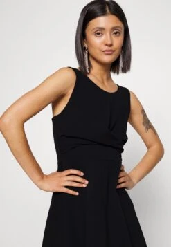 Wal G Jaqueline Skater Dress - Cocktailjurk - Black -Wal G d29d0c82835c49b0b9ed484ab68e0b8d scaled