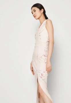 Wal G Wedding Dolly V Neck Print Maxi - Jerseyjurk - Apricot/Multi-Coloured -Wal G d4dc8c50869e4d61a236be7e2faa7daf scaled