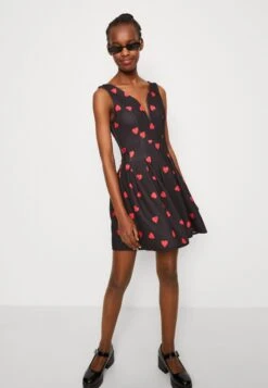 Wal G Valentines Elle Heart Skater - Jerseyjurk - Black/Red 9 Wal G Valentines Elle Heart Skater - Jerseyjurk - Black/Red -Wal G d5c8940100c34fcd92dcdf21311fd6a0 scaled