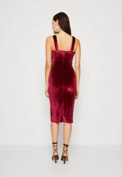 Wal G V Neck - Cocktailjurk - Wine -Wal G dcbd742da1aa469e987904e47cbb70c0 scaled