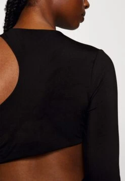 Mila Asymmetric- Maxi-Jurk - Black -Wal G ddeb33c0fc0240d6ad6d7d122a50779e scaled