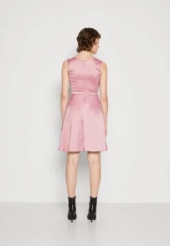 Wal G Logan Cowl Neck Midi - Cocktailjurk - Mauve Pink -Wal G e17fd7b48db14271ae7b3f526d8d2306 scaled