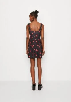 Wal G Valentines Elle Heart Skater - Jerseyjurk - Black/Red 8 Wal G Valentines Elle Heart Skater - Jerseyjurk - Black/Red -Wal G e38b96c1a55149da844f8afd399cef01 scaled