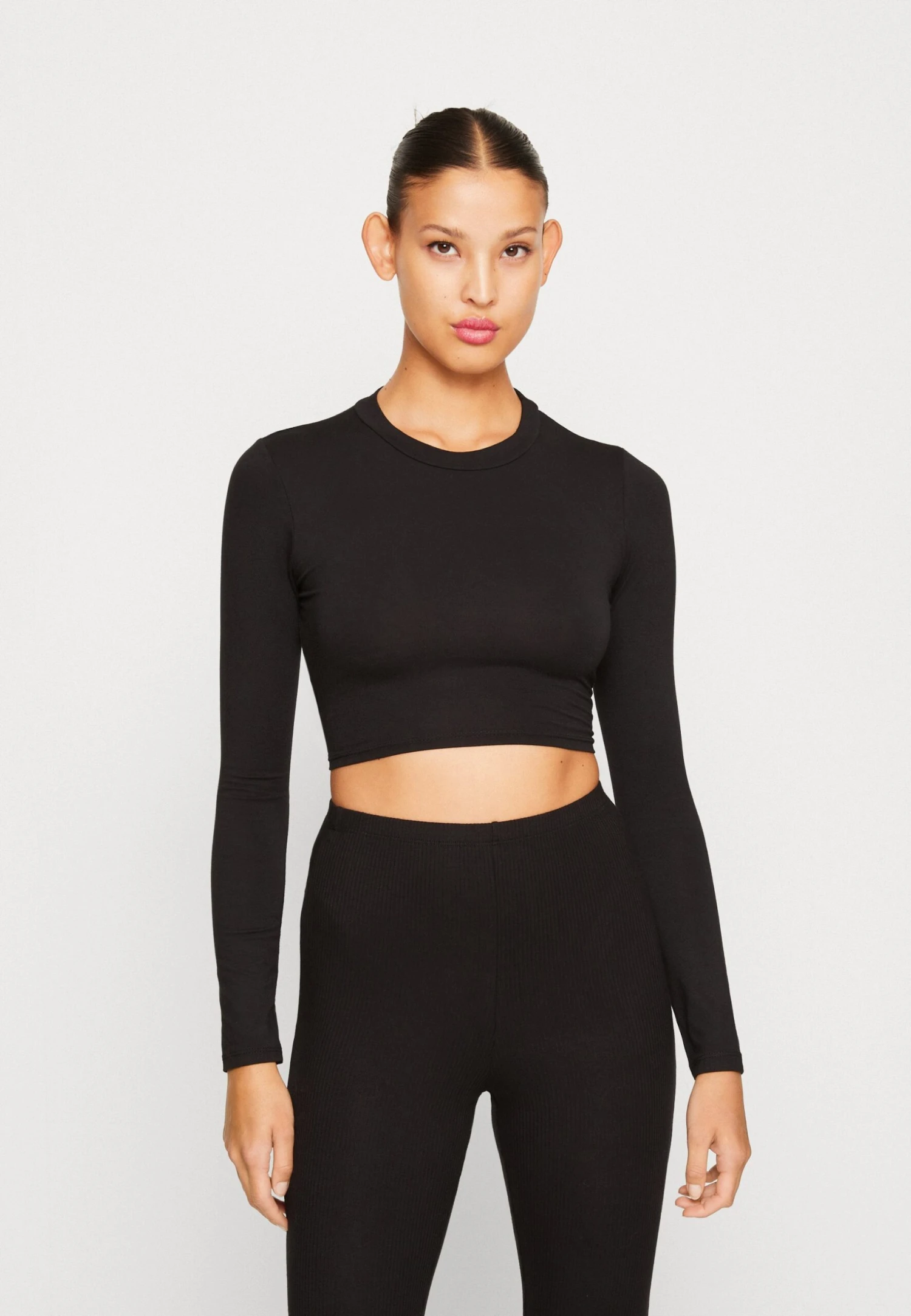 Wal G Roza Back Detail Crop - Longsleeve - Black 1 Wal G Roza Back Detail Crop - Longsleeve - Black