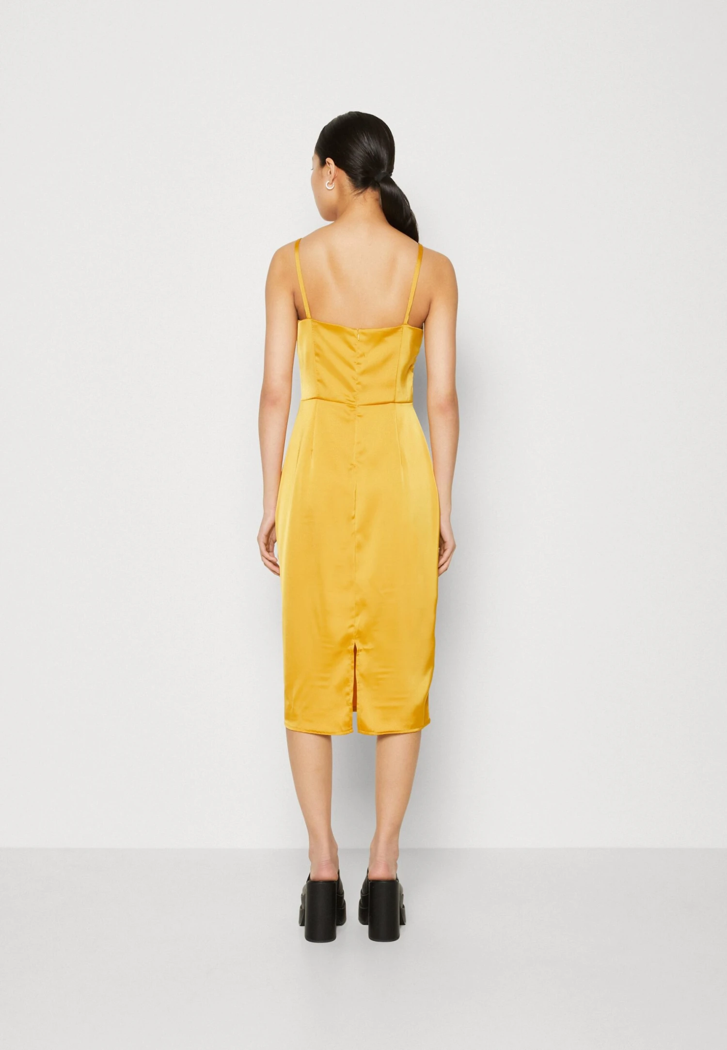 Wal G Ray Strappy Midi - Cocktailjurk - Yellow 3 Wal G Ray Strappy Midi - Cocktailjurk - Yellow - Afbeelding 3