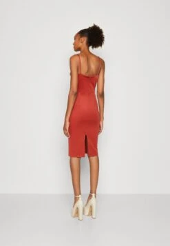 Wal G Jessy Dress - Cocktailjurk - Terracotta -Wal G e7b8de0b01cf43508734602abf8a784e scaled