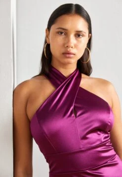 Wal G Lenny Cross Neck Midi - Cocktailjurk - Plum -Wal G e8c7bdb1263c4ce88326c80d471a83c4 scaled