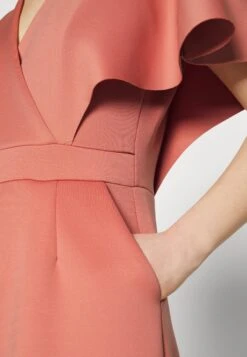 Wedding Petite Betty Wrap Jumpsuit - Jumpsuit - Rosa -Wal G e9f4e2abb6fb4dae8bc7dd6210ac6444 scaled