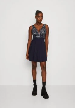 Wal G Belle V Neck Skater Dress - Cocktailjurk - Navy/White