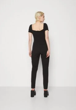 Wal G Sarb Cut Out- Jumpsuit - Black 8 Wal G Sarb Cut Out- Jumpsuit - Black -Wal G edc8ca34713f471cb7f1f168f1f512c9 scaled