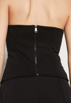 Wal G Liza V Neck- Top - Black 11 Wal G Liza V Neck- Top - Black -Wal G ee6bec51e4164d3d8c1de5aaf85e7e32 scaled