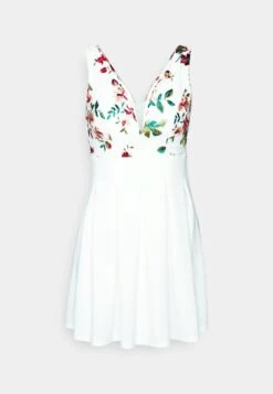 EmbroideredSkater - Jurk - White Floral -Wal G f15b749ffdf74fb495d862d0feda5911 scaled