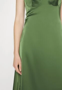 Wal G Dalia Cupped Midi - Jurk - Medow -Wal G f22863814d2143be8c86318f22bd247b scaled