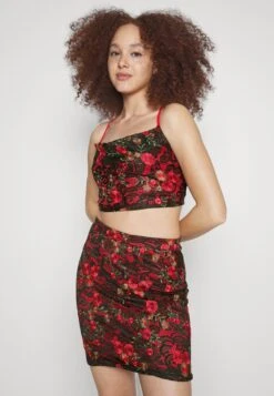 Wal G Peppy Skirt - Minirok - Red/Black -Wal G f27c9ba37a1d473999bd13e82d4dcf76 scaled