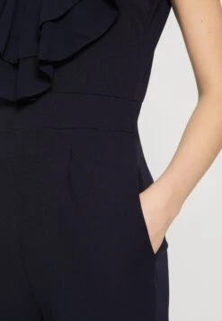 Wal G Priya Ruffle - Jumpsuit - Navy Blue 11 Wal G Priya Ruffle - Jumpsuit - Navy Blue -Wal G f30448b24a8744788efca2a904bb162a scaled